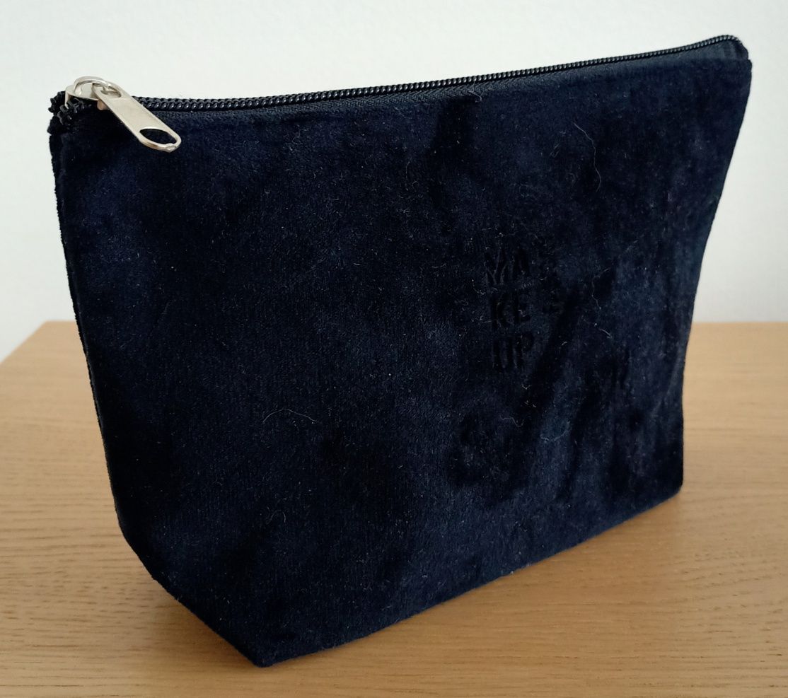 Bolsa para maquilhagem em veludo preto Makeup Factory