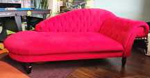 sofa czerwona chesterfield