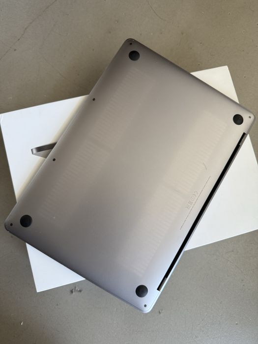 Macbook 13 pro stan dobry