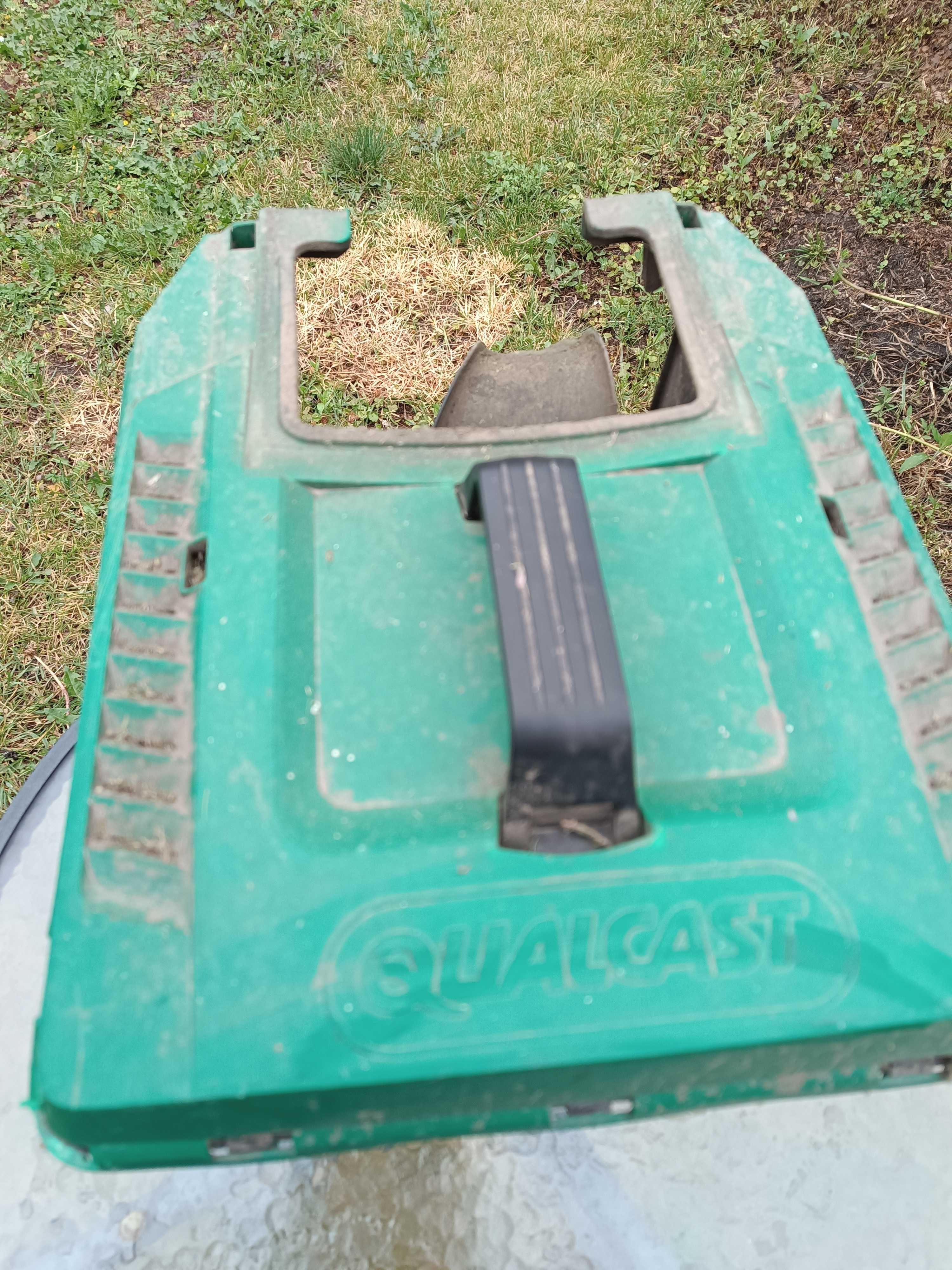 Używany kosz kosiarki elektrycznej QUALCAST 1200 W
