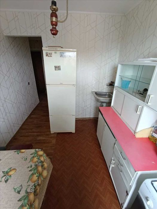 Двокімнатна квартира на Юрівці!