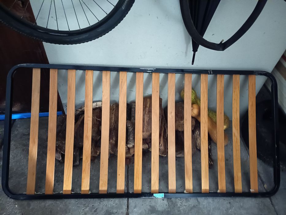 Estrado de cama de solteiro