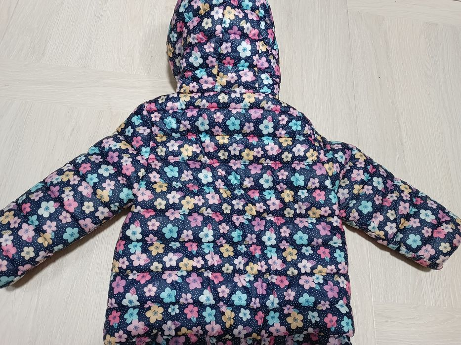 Дитяча куртка на дівчинку