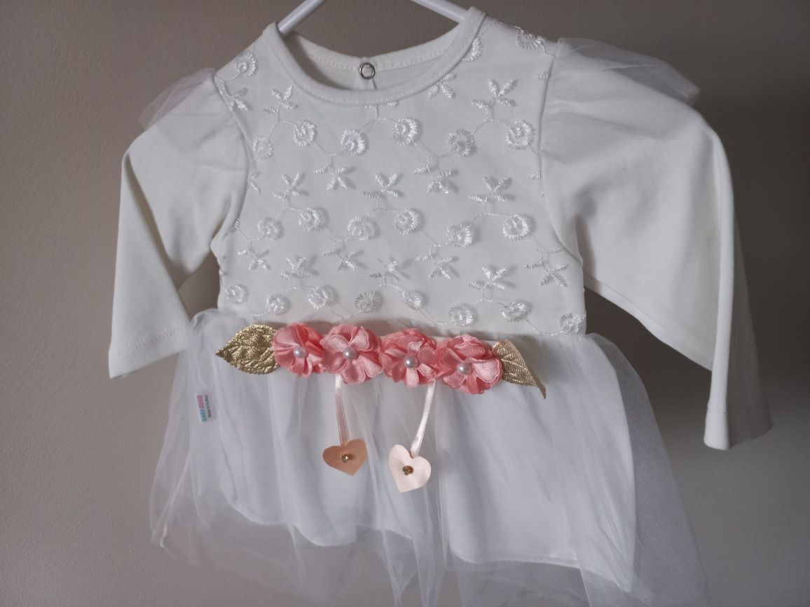 Sukienka tiulowa dla dziewczynki biała chrzest kwiatuszki