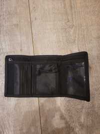 Czarny portfel HI-TEC