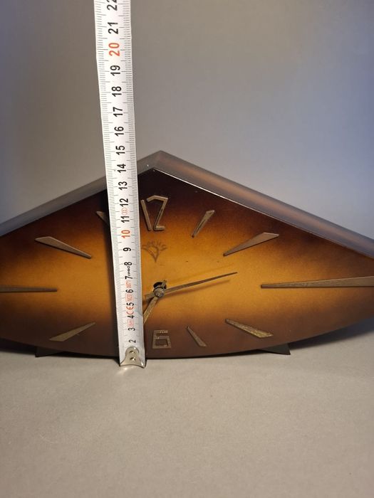 Zegar kominkowy w stylu art deco becha