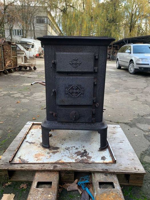 Чавунна піч-буржуйка