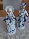 Par de estatuetas em Porcelana 22 cm