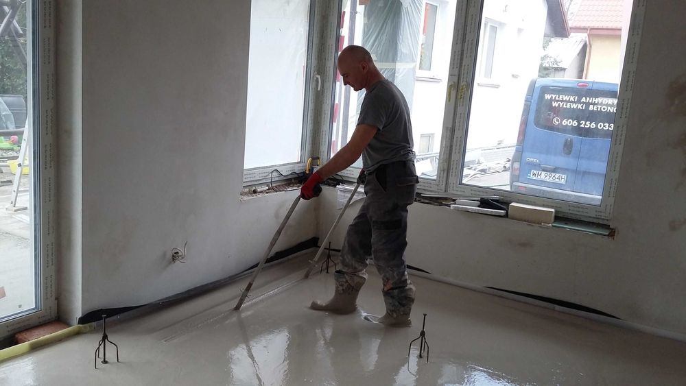 Anhydrytowe posadzki wylewki styrobeton ogrzewanie podłogowe frezowane