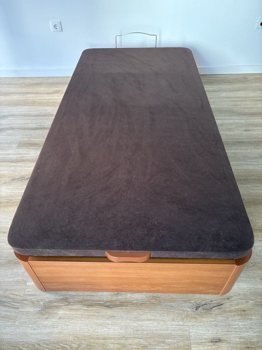 Cama com arrumação de solteiro 190x090 cm