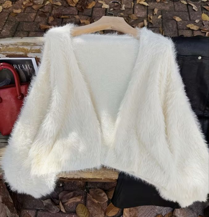 Светер теплий білого