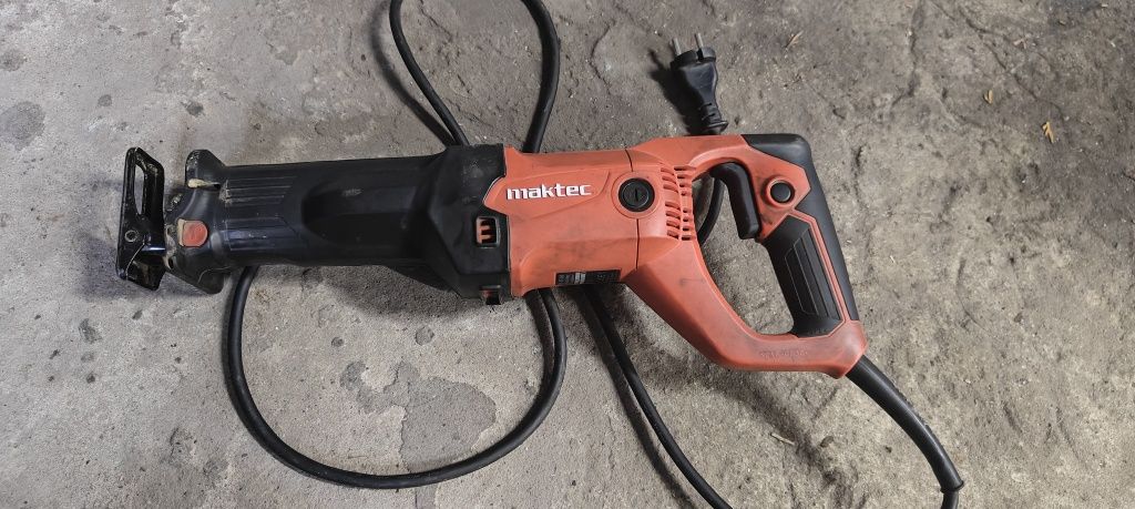Piła szablasta Maktec MT 450 Makita - Lisi ogon