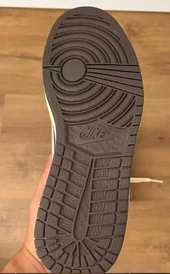 Buty_NIke_Jordan1RetroLowTravisScottReverseMocha RRR.42