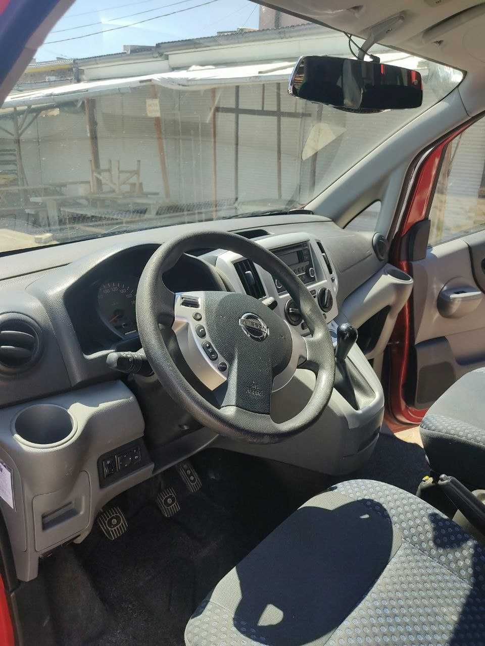 Nissan nv200 7мест