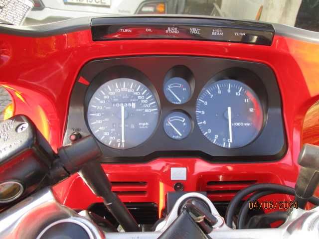 a venda .honda CBR 1000F potencia e conforto numa clássica desportiva