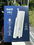 Szczoteczka elektryczna Oral-B Pro 3 3500 biała