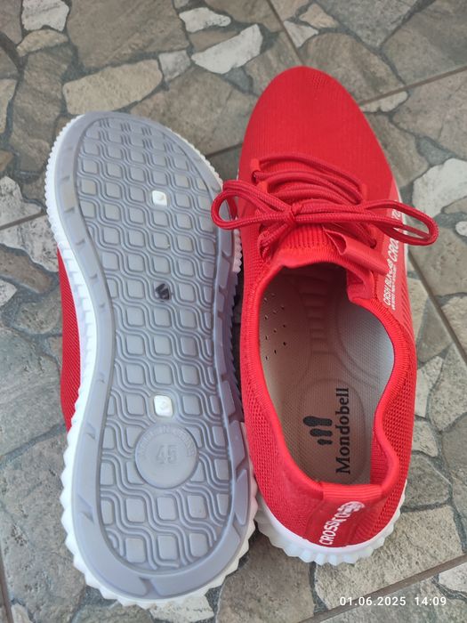 Кросівки чоловічі  ізіки 45р нові