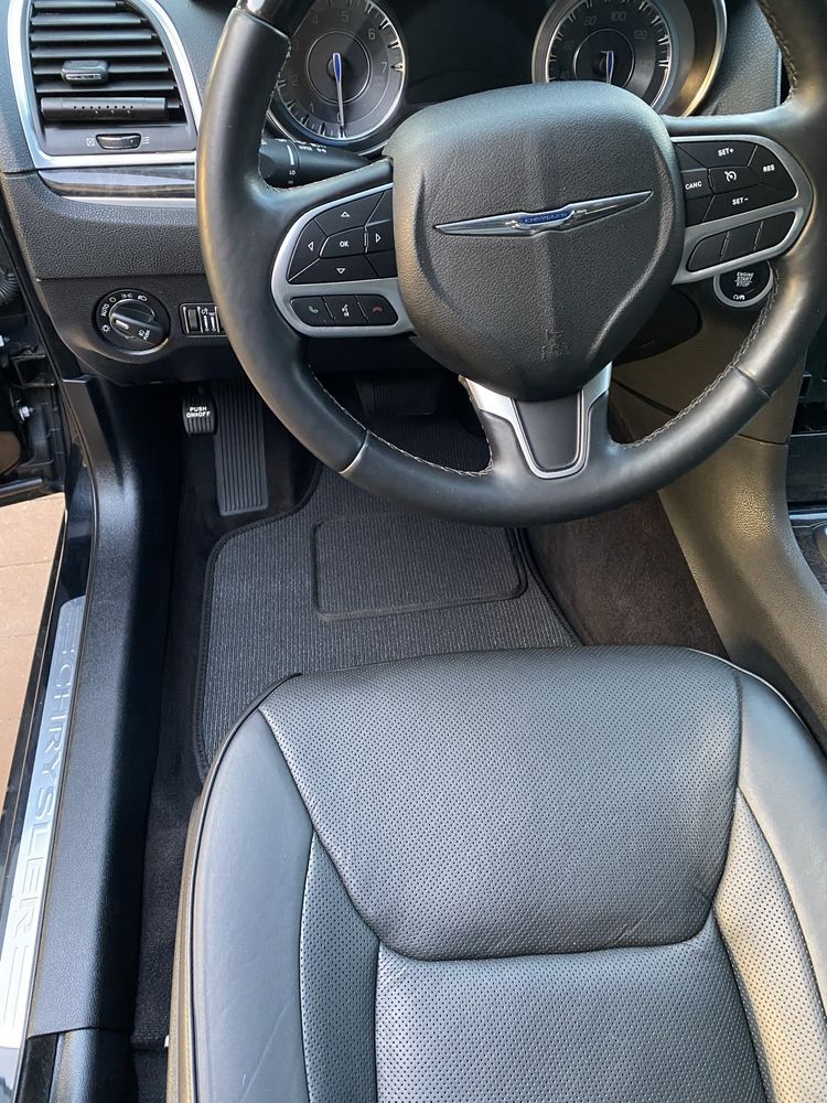 Chrysler 300 2017
