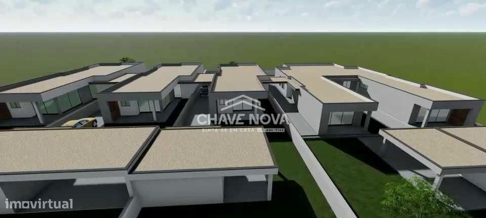 Moradia Térrea Isolada T3+1 em Arada