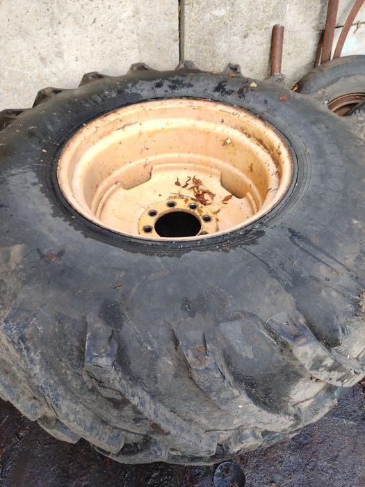 Бу резина дон/полесье 2 колеса задние и одно переднее