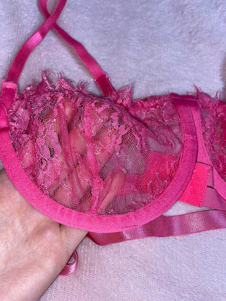 Комплект женского кружевного белья. Цвет розовый