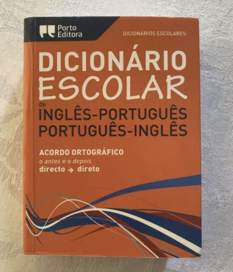 Dicionários Português/Inglês e Língua Portuguesa