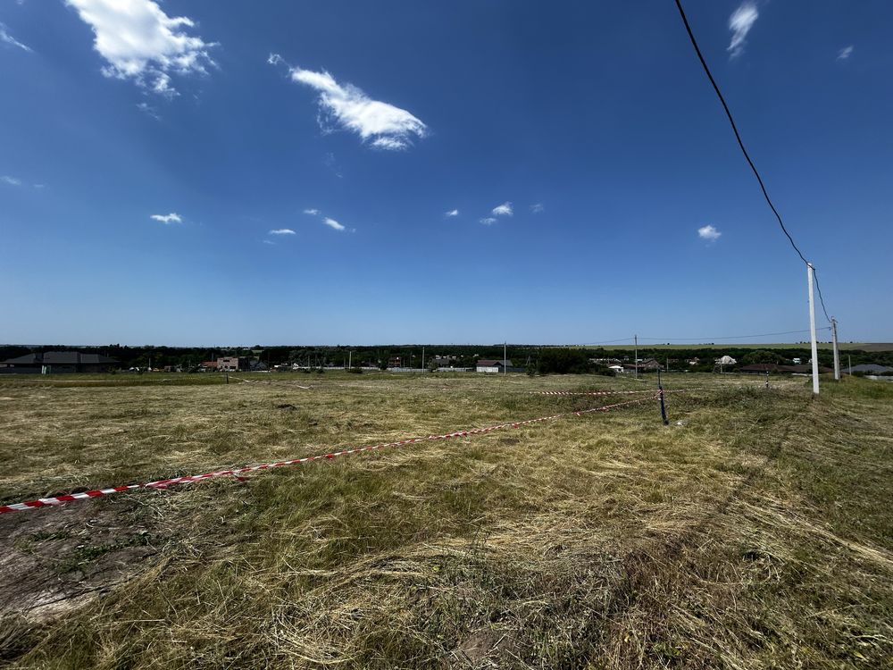 Продам земельну ділянку в с. Братське