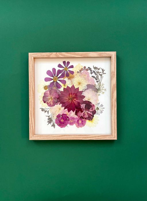 Obraz z kwiatami suszonymi 33x33 cm "Westchnienie romantyczności"