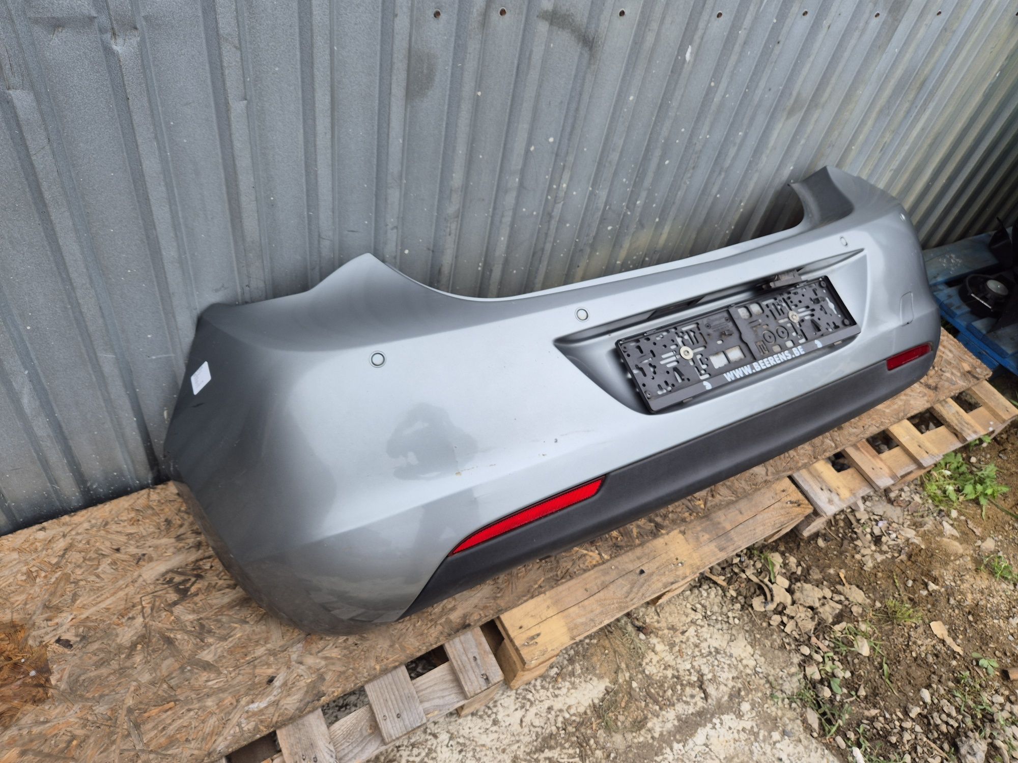 Zderzak tylny Opel Astra J HB  PDC  Z179 Kompletny