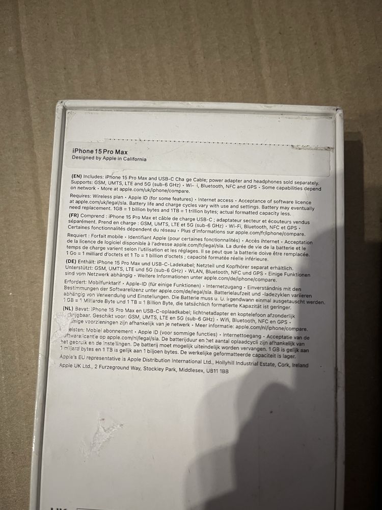 Atrapa iPhone 15 Pro Max 6.7” 1TB