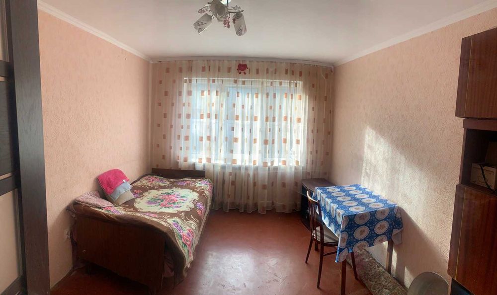Кімната в гуртожитку біля обласної лікарні