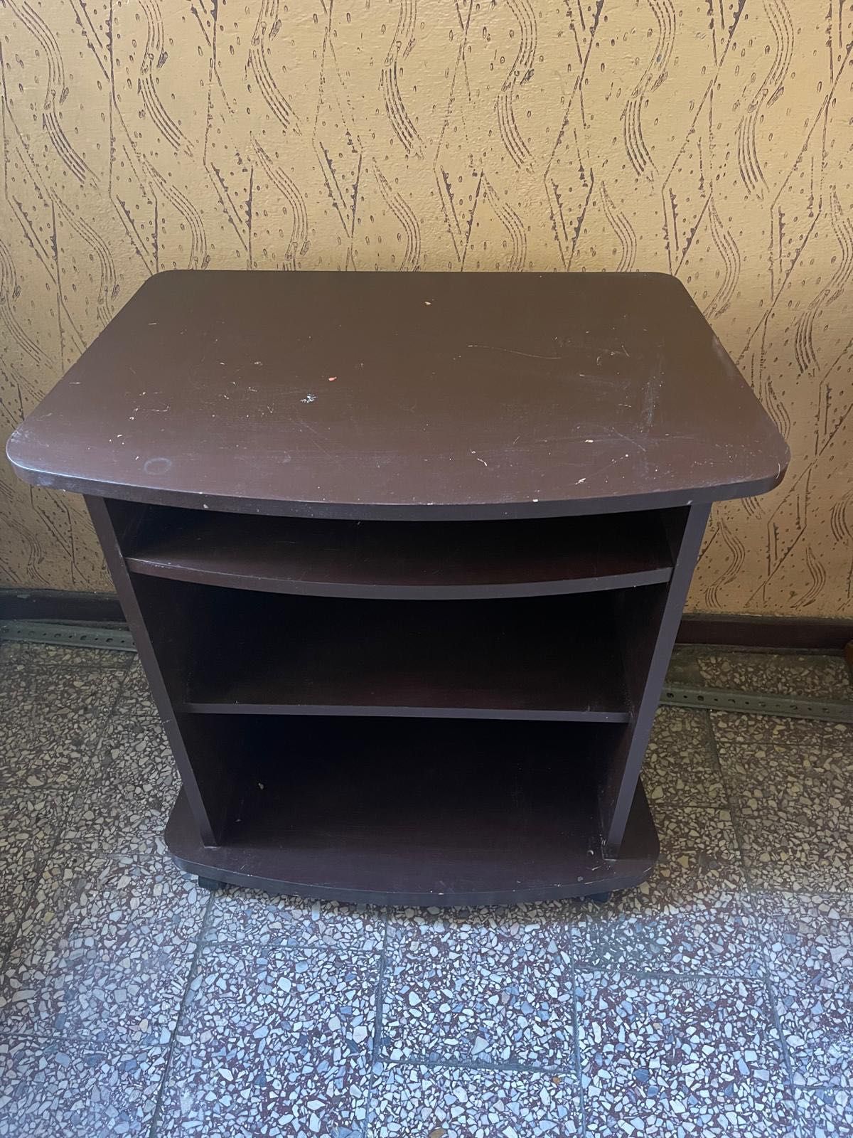 Szafka z półkami pod telewizor, drukarkę