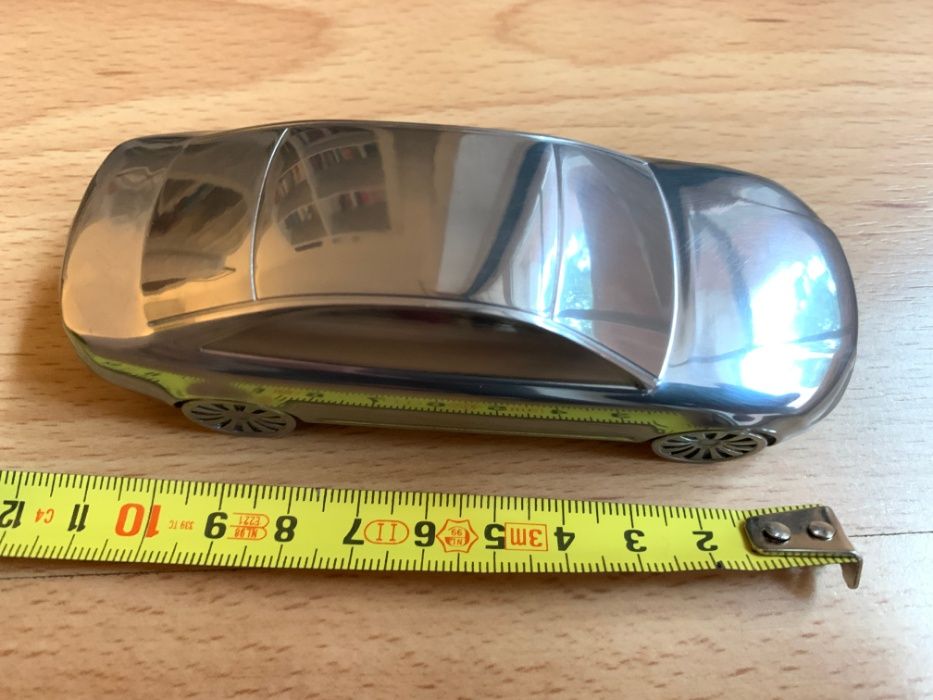 AUDI A8 em alumínio/metal, escala 1:43 RARO Limited Edition