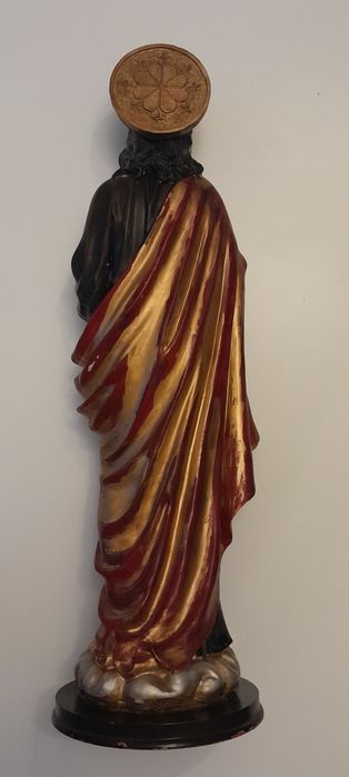 Crucifixo e Santo grande