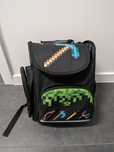 Tornister szkolny MINECRAFT z kilofem.
