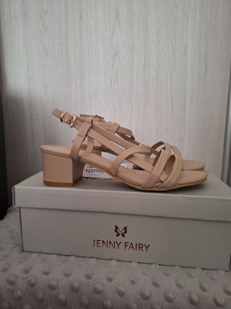 Jenny Fairy sandały r. 36 sandałki CCC