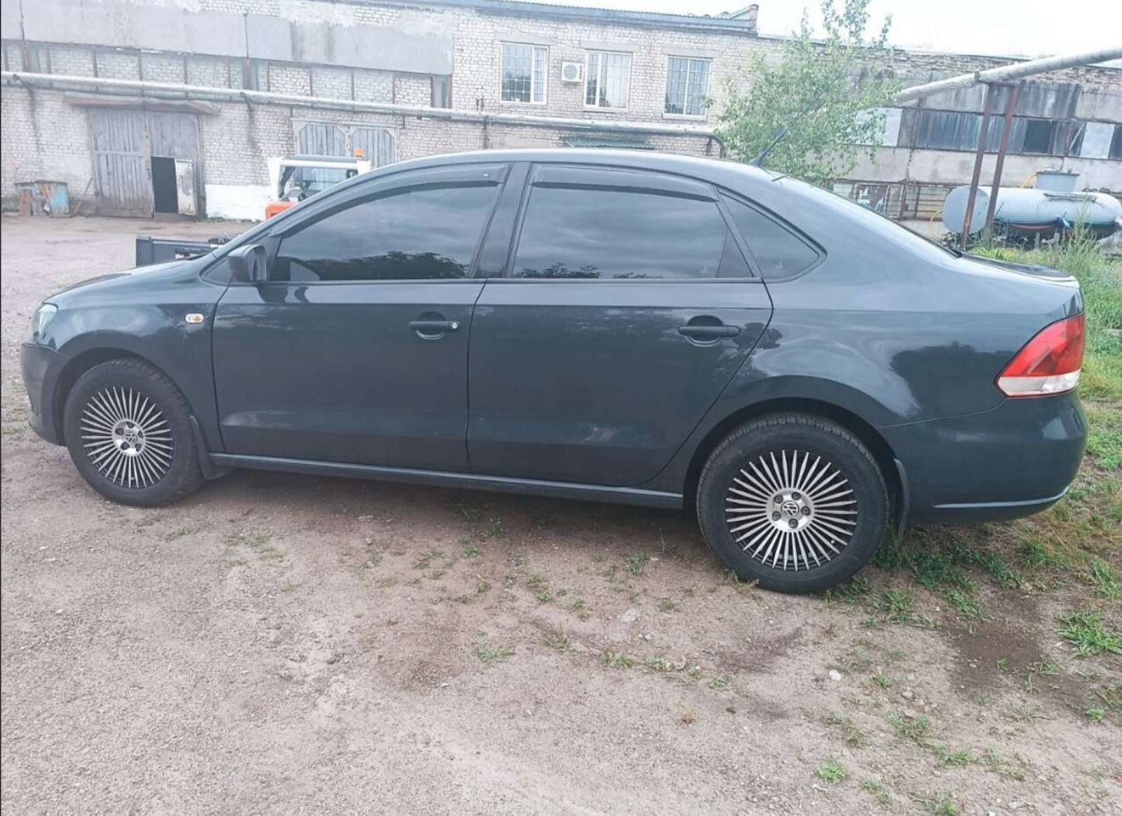 Автомобиль Volkswagen Polo