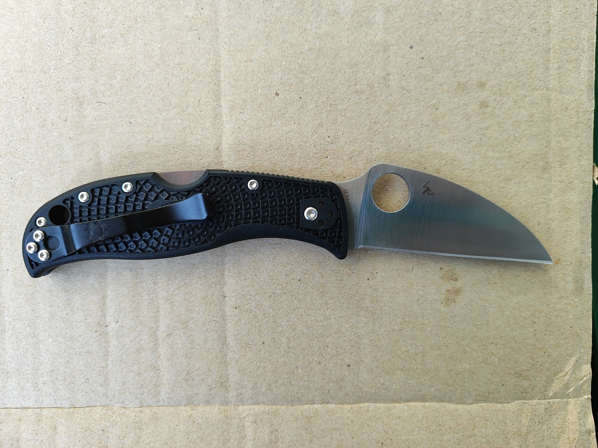 Ніж складаний Spyderco Rockjumper Plain