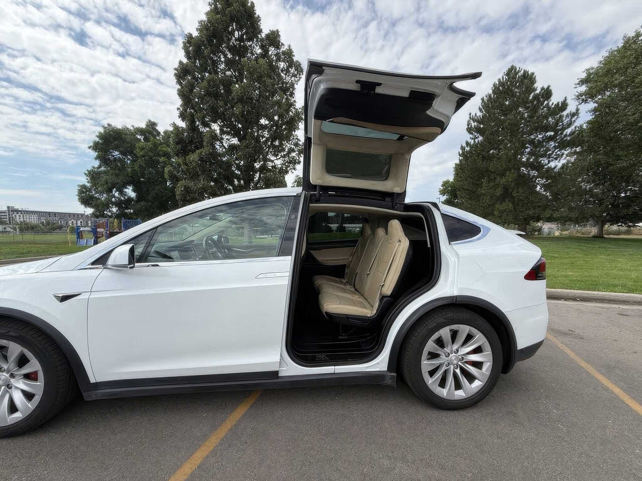 Tesla Model X 2017