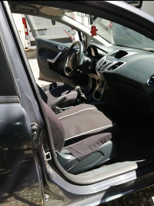 Vende-se FORD FIESTA 2012