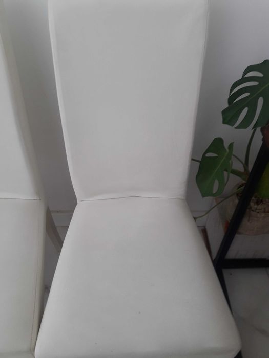 4 cadeiras em madeira e ecopele