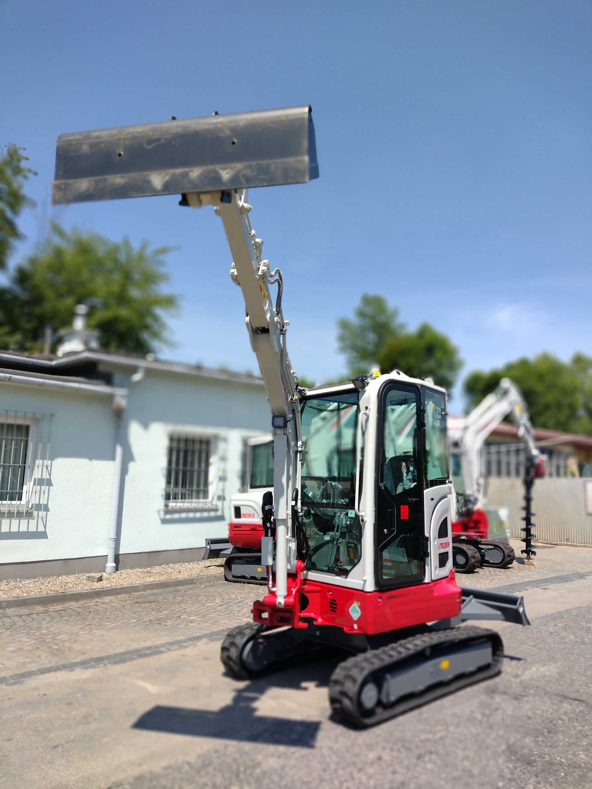 Minikoparka Takeuchi TB325R wersja V3 - 2.5 tony!