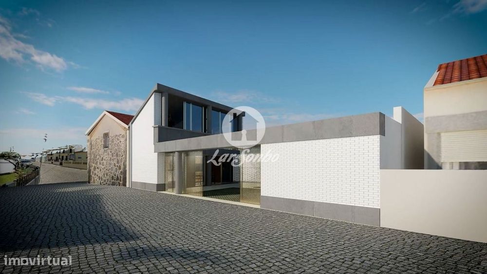 Moradia para restauro com Projecto Aprovado a 40m da praia de Aguça...