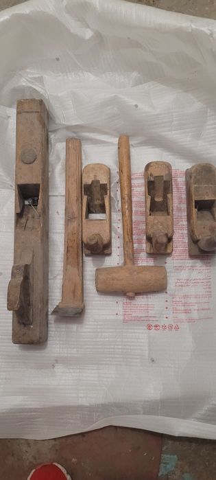 Stary zestaw narzędzi stolarskich