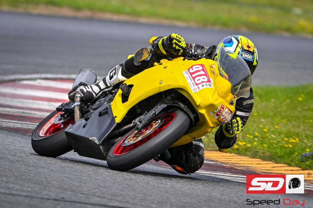 Kawasaki Ninja 400 na tor, torowa, ohlins, TSS