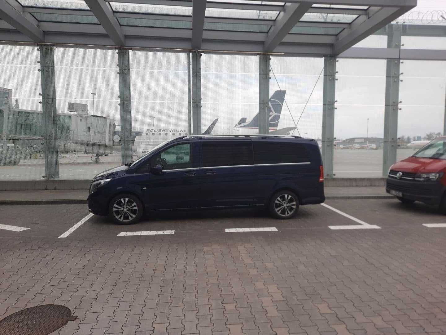 Wynajem busa z kierowcą - transfery lotniskowe przewóz osób Warszawa