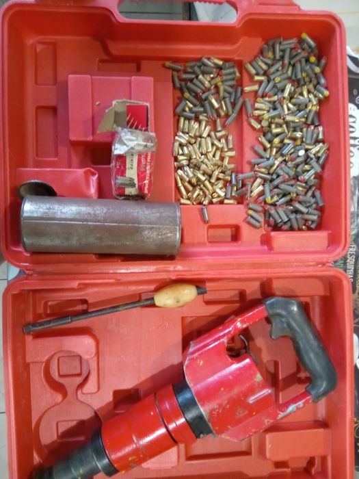 Монтажный пистолет