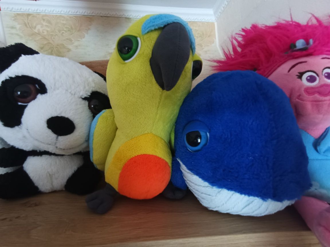 Мякі іграшки Панда, папуга, полярний ведмідь, кит