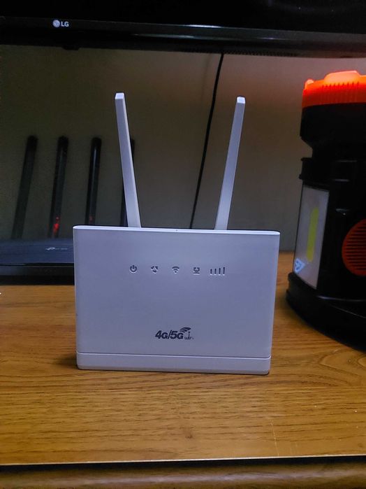 3G/4G модем і Wi-Fi роутер Modem модем RS980+ з 4 LAN портами (Білий)