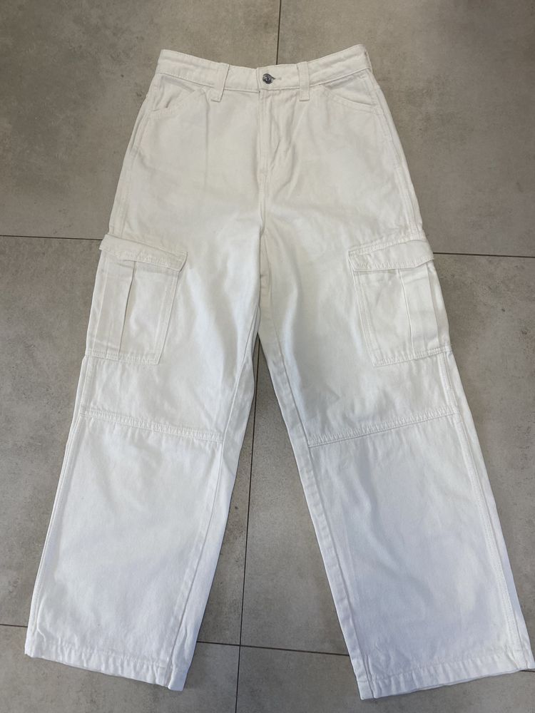 Białe spodnie cargo H&M